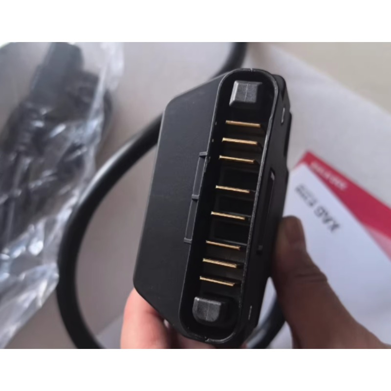 شاحن CM13600 لبطاريات طائرات ا - مراجعة Drone Charger وسعره